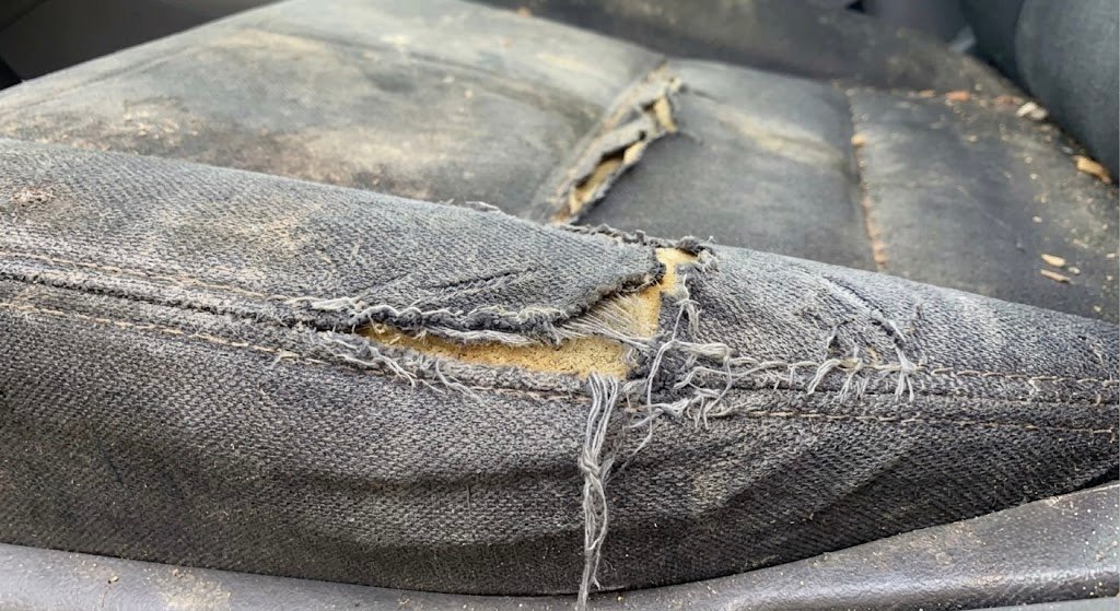 signs-to-replace-car-seat-covers